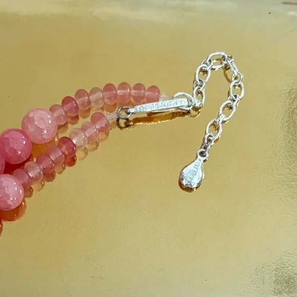 Vintage Givenchy Necklace of Pink Glass Beads. - Picture 5 of 7